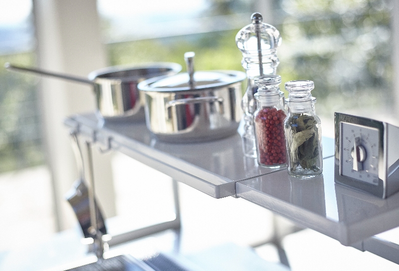 mensola scaffale per pentole, padelle e accessori di cucina